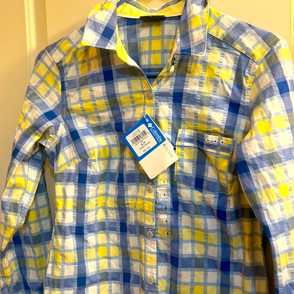 Women’s size small NWT Columbia long sleeve button down top